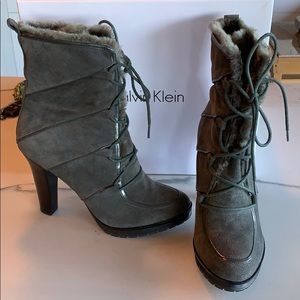 Calvin Klein Dizzy Fur Suede Boots Sz 7.5 Grey
